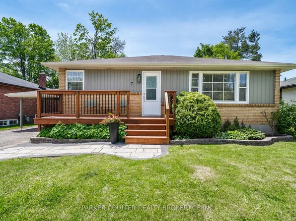 7 Oakley Park Sq, Barrie, ON L4M 2J9