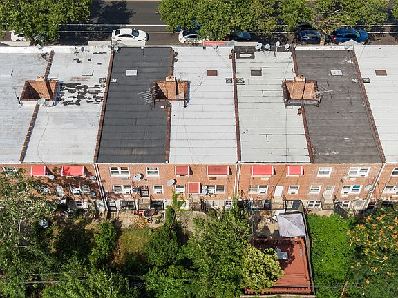 3rd image of 714 Rockaway Pkwy