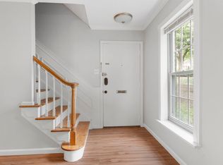 200 Berwick Pl #21B, Lansdale, PA 19446