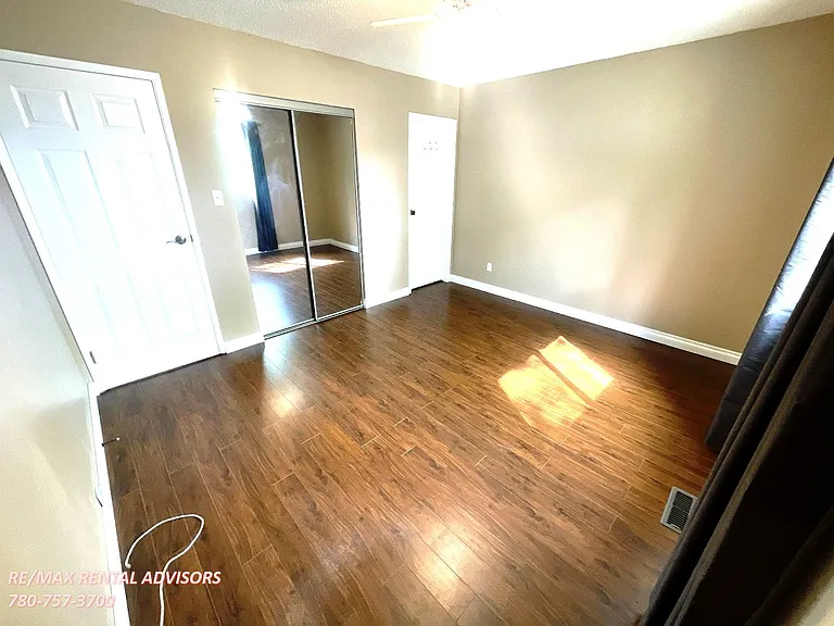 9720 152nd St NW — Photo 12