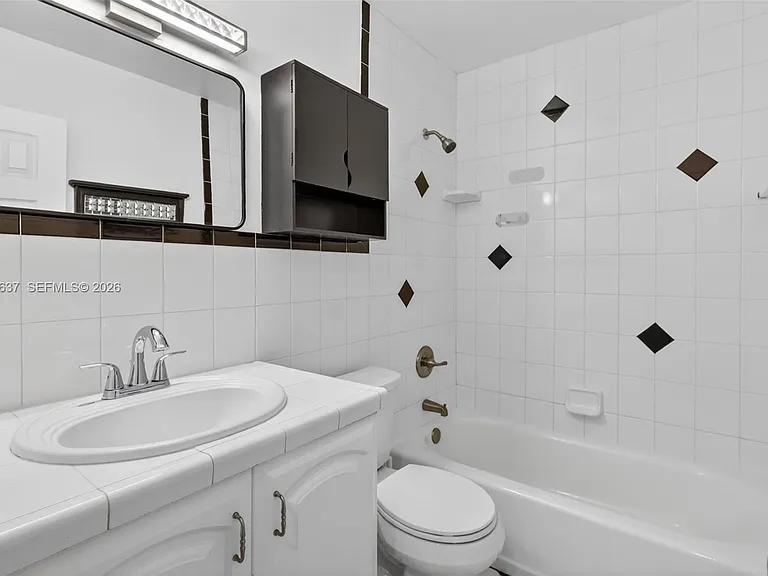 2240 NE Rustic Way — Photo 14