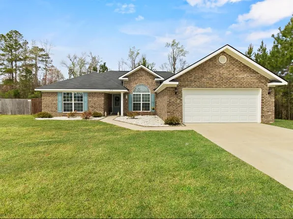 212 Powers Dr, Midway, GA 31320