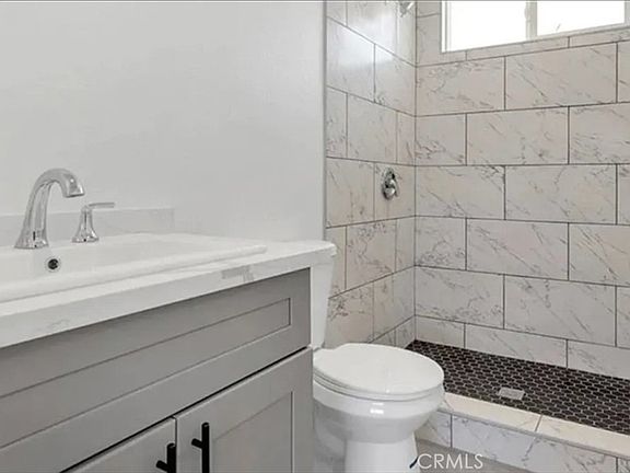 3rd image of 5472 N Mountain View Ave