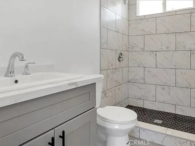 5472 N Mountain View Ave — Photo 3