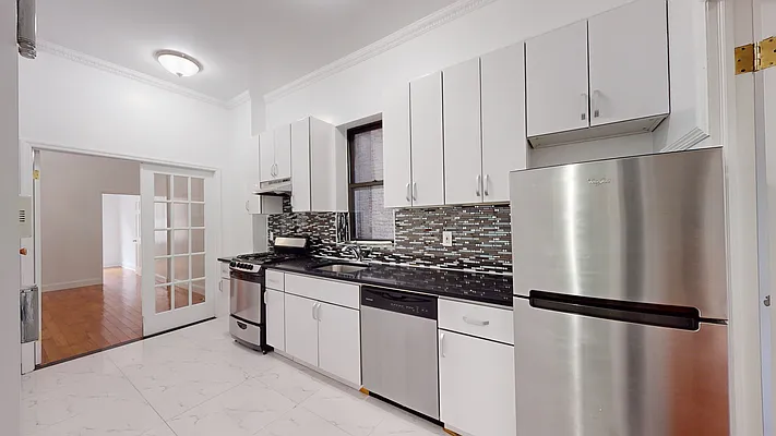 Rented by Bond New York | media 14