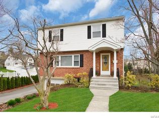82 Parkway Cir, Scarsdale, NY 10583