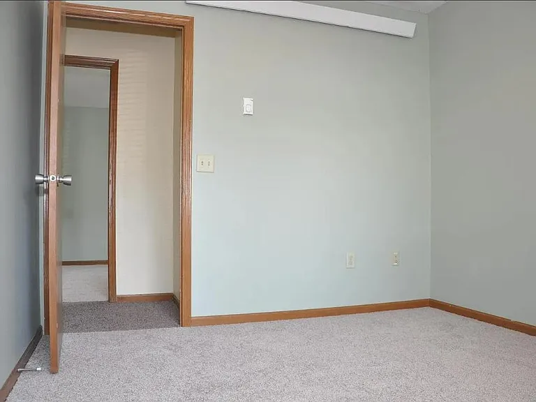 663 Huff St — Photo 5