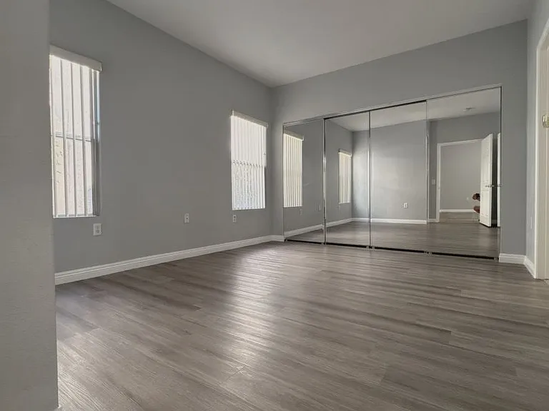 10245 S Maryland Pkwy #130 — Photo 6