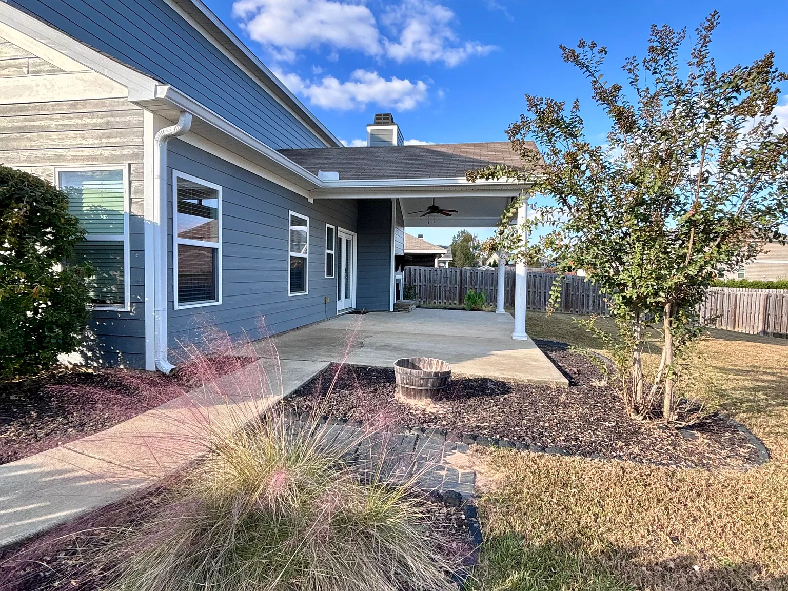 4 bed, 3.5 bath, 2564 sqft, $2,580 — Photo 4