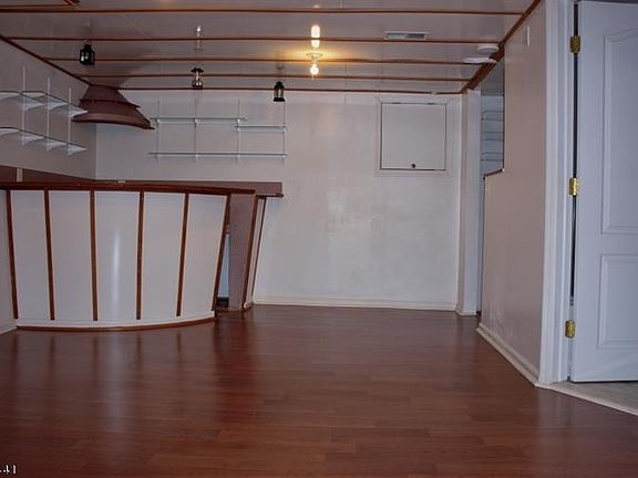 5th image of 375 Union Ave