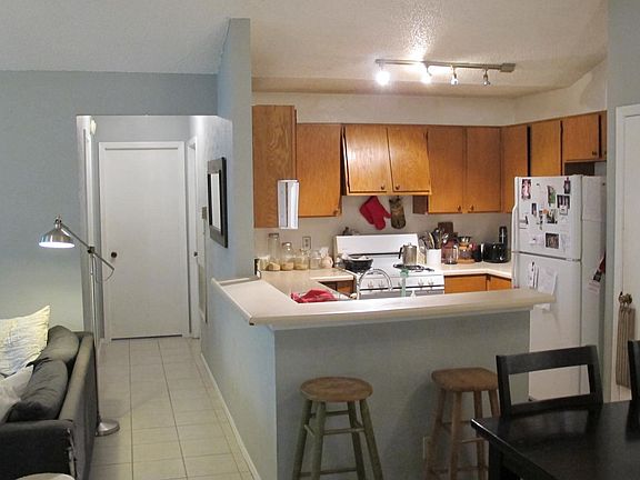 3rd image of 2615 Garrettson Dr #B