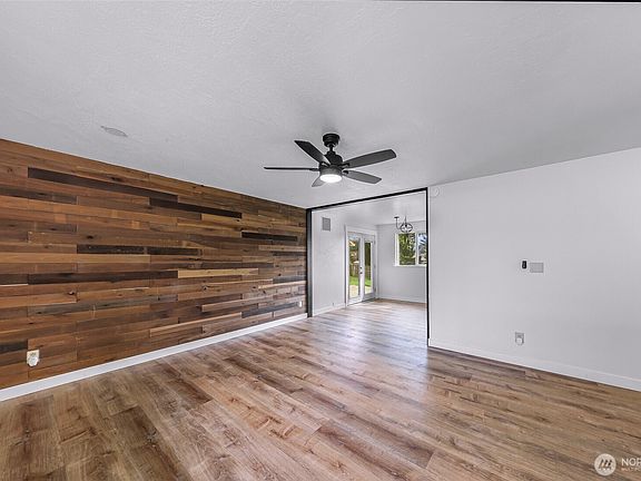 3rd image of 6158 Aquarius Avenue