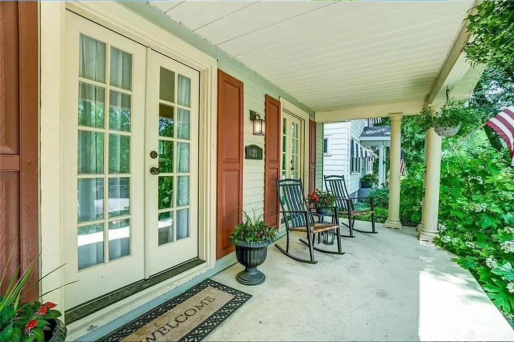 4 bed, 1894 sqft, $2,675 — Photo 4