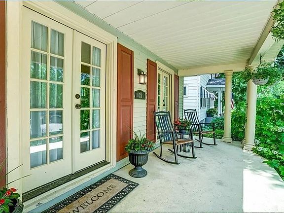 Front porch and entry