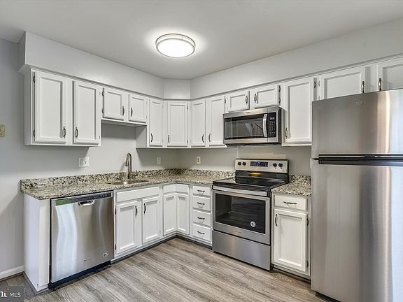 2nd image of 5266 Glen Meadow Dr