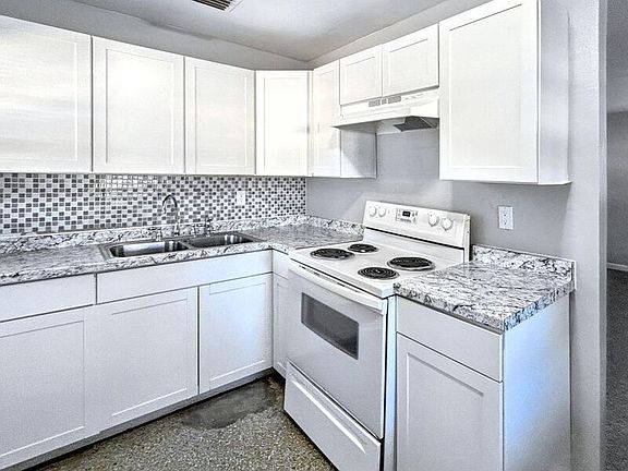2nd image of 4207 S Sandalwood Cir