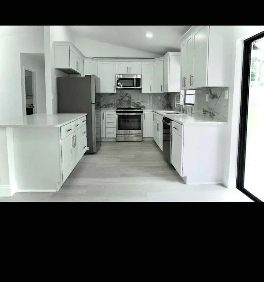 3 bed, 1211 sqft, $2,200 — Photo 2