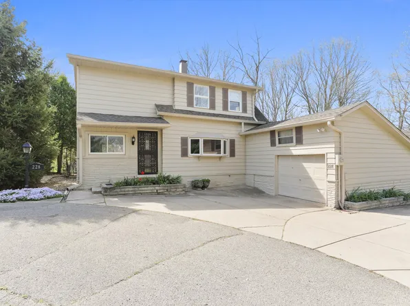 228 Gilmore Rd, Anderson, IN 46016