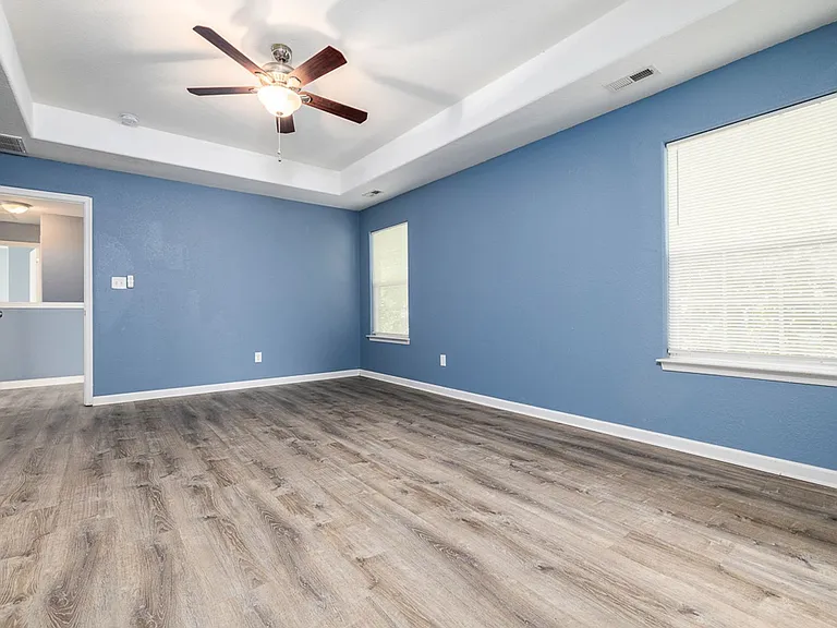 7713 Cortlandt Pl — Photo 24