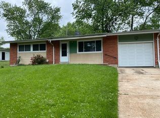 10221 Dacey Dr, Saint Louis, MO 63136