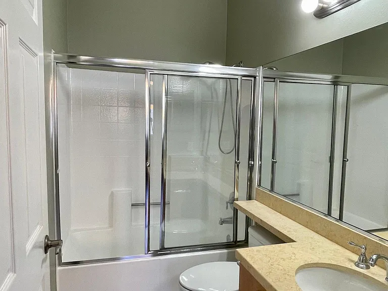 812 N Hudson Ave #105 — Photo 13