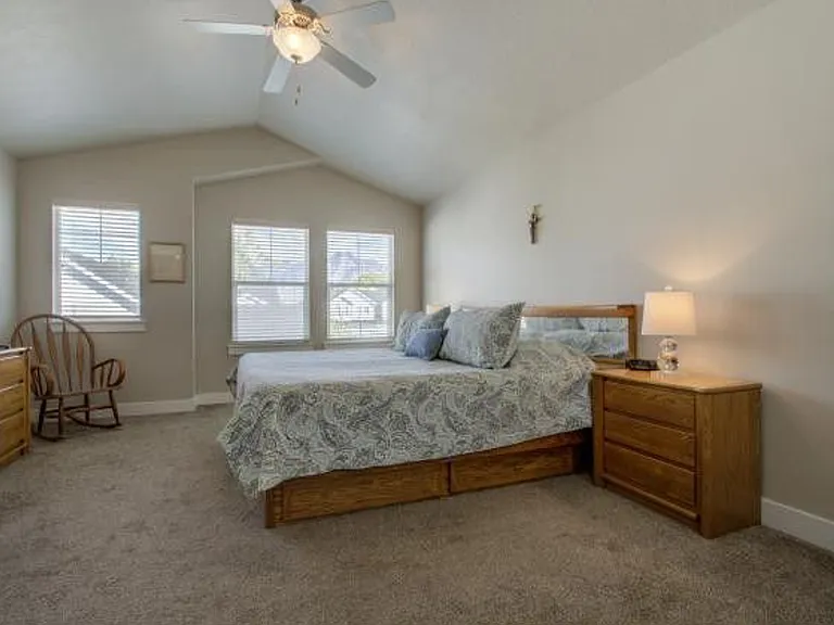 461 E Windy Garden Ln — Photo 7