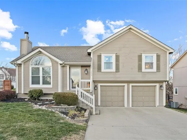 9004 W 127th Ter, Overland Park, KS 66213