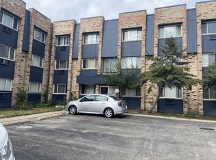 8625 W Foster Ave APT 2B, Chicago, IL 60656