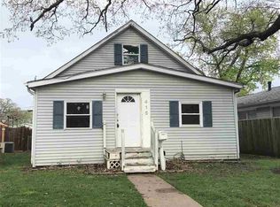 415 15th St, Silvis, IL 61282