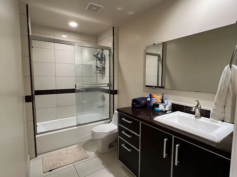 1235 Granville Ave — Photo 6