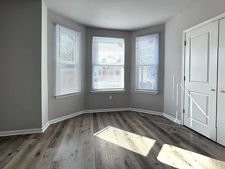 5820 Belmar St — Photo 3