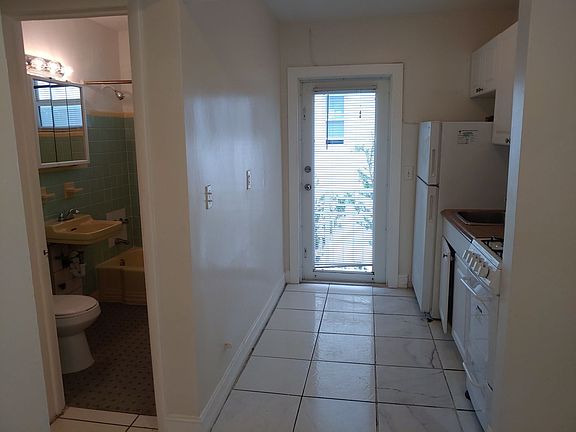 3rd image of 6944 Byron Ave APT 12