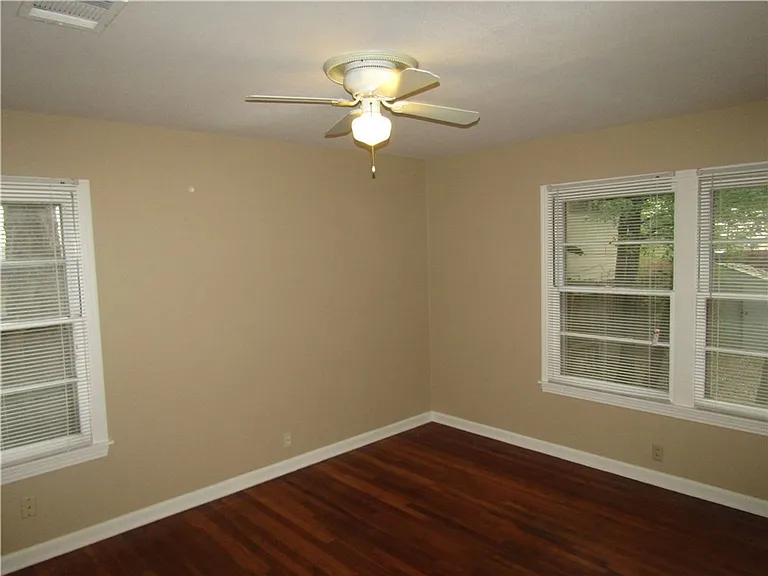 3715 Hollywood Ave — Photo 22