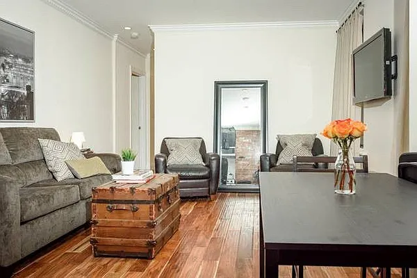 Rented by Blip LLC | media 33