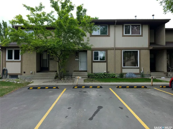 1128 McKercher Drive #18, Saskatoon, SK S7H 4Y7