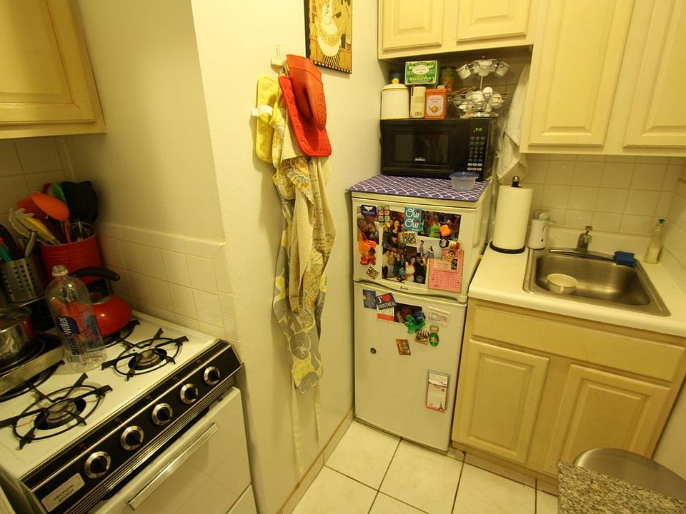2nd image of 1728 2nd Ave APT 2D