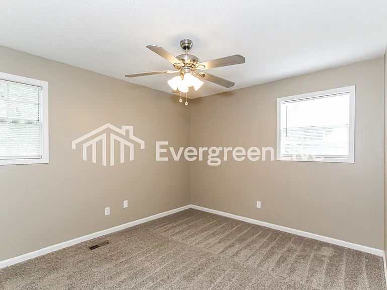 3016 Kathy Ln — Photo 7