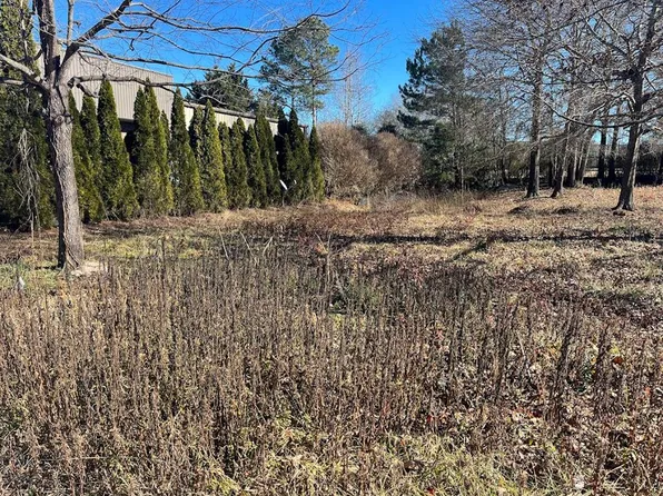 105 Rejen Dr, Carrollton, GA 30117