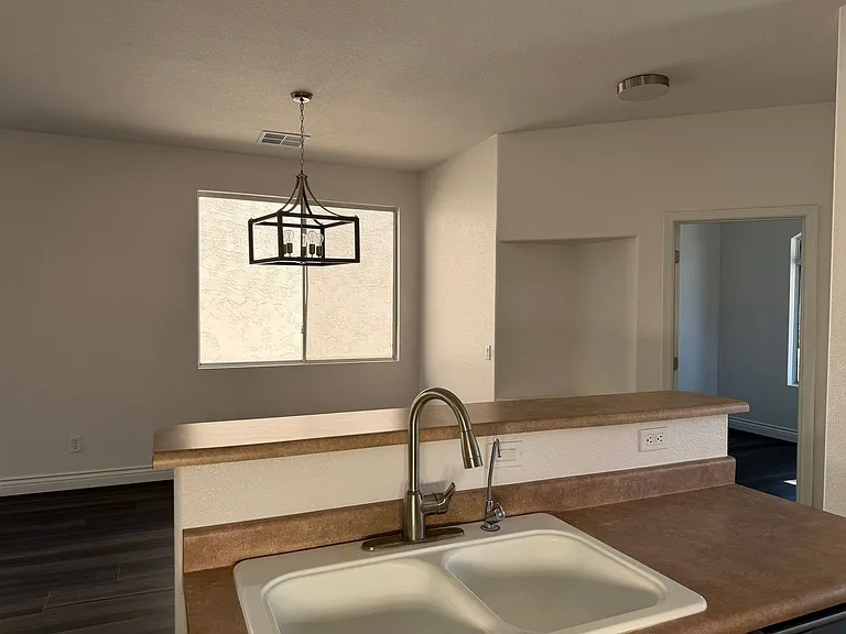 1140 E Catino St — Photo 16