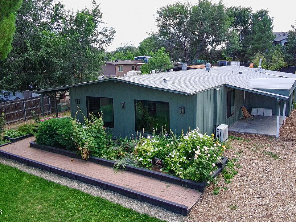 1st image of 703 E Hueco Way