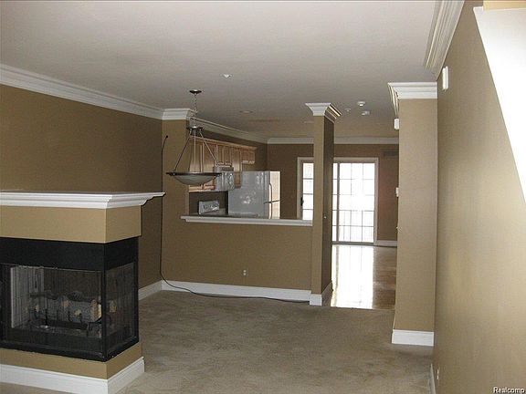 5th image of 3142 Camden Dr #1
