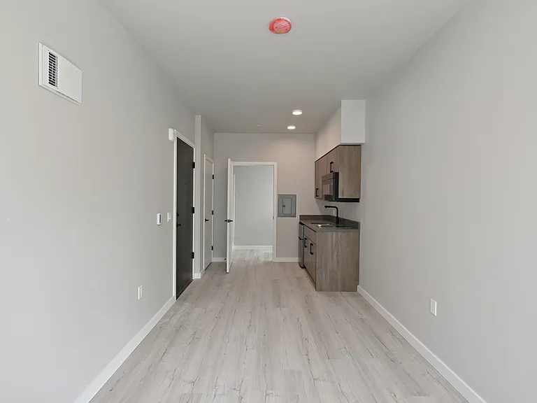 Clara Apartments — Photo 45