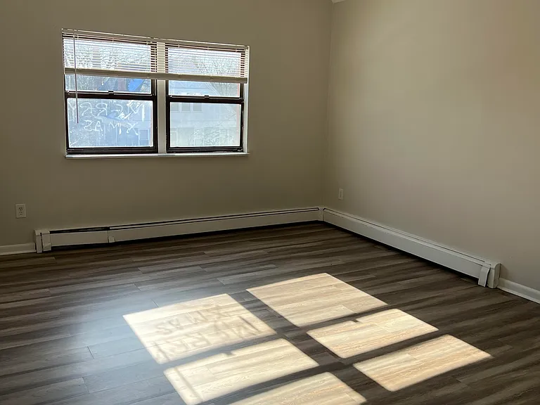 850 Hutchins Ave #3 — Photo 5