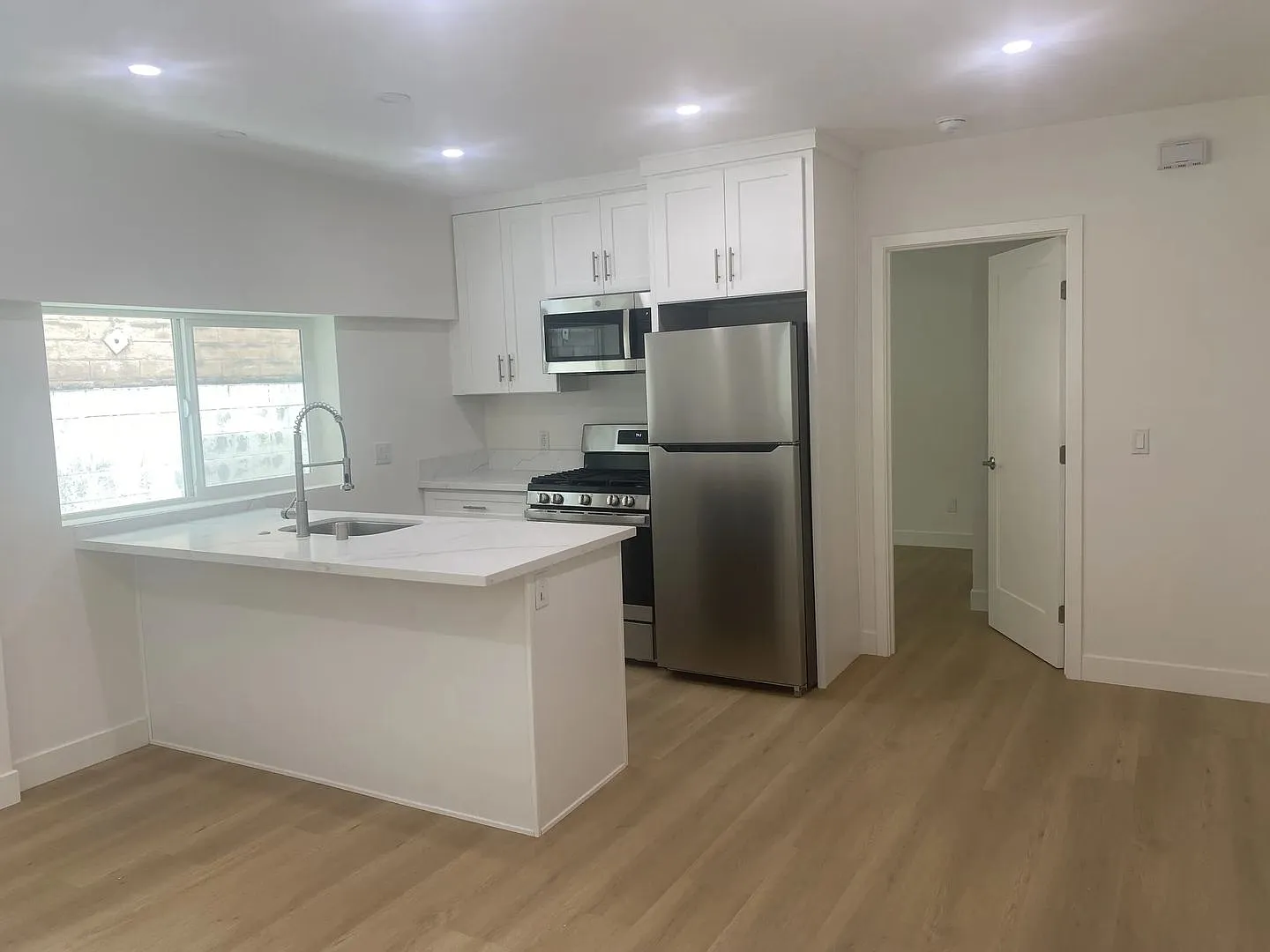 1534 South Shenandoah Street — Photo 4