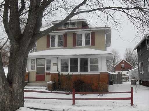 1st image of 224 E 12th St