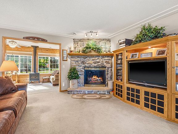 5th image of 429 Lake Ct