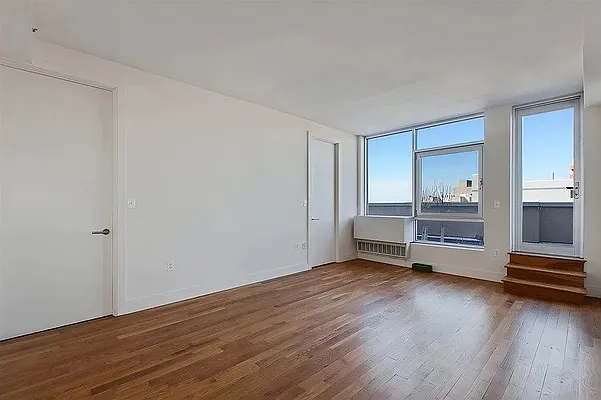 Rented by SERHANT. | media 18