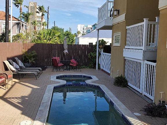 2nd image of 104 E Palm St #3