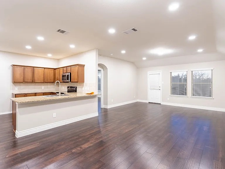 1009 Riverstone Trl — Photo 17