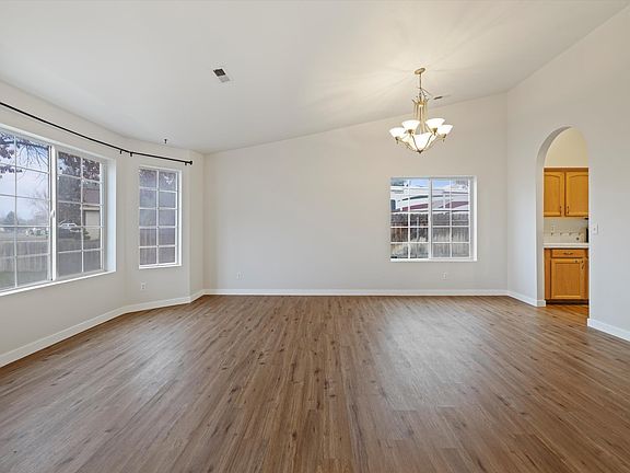 5th image of 2640 Royal Palm Ave